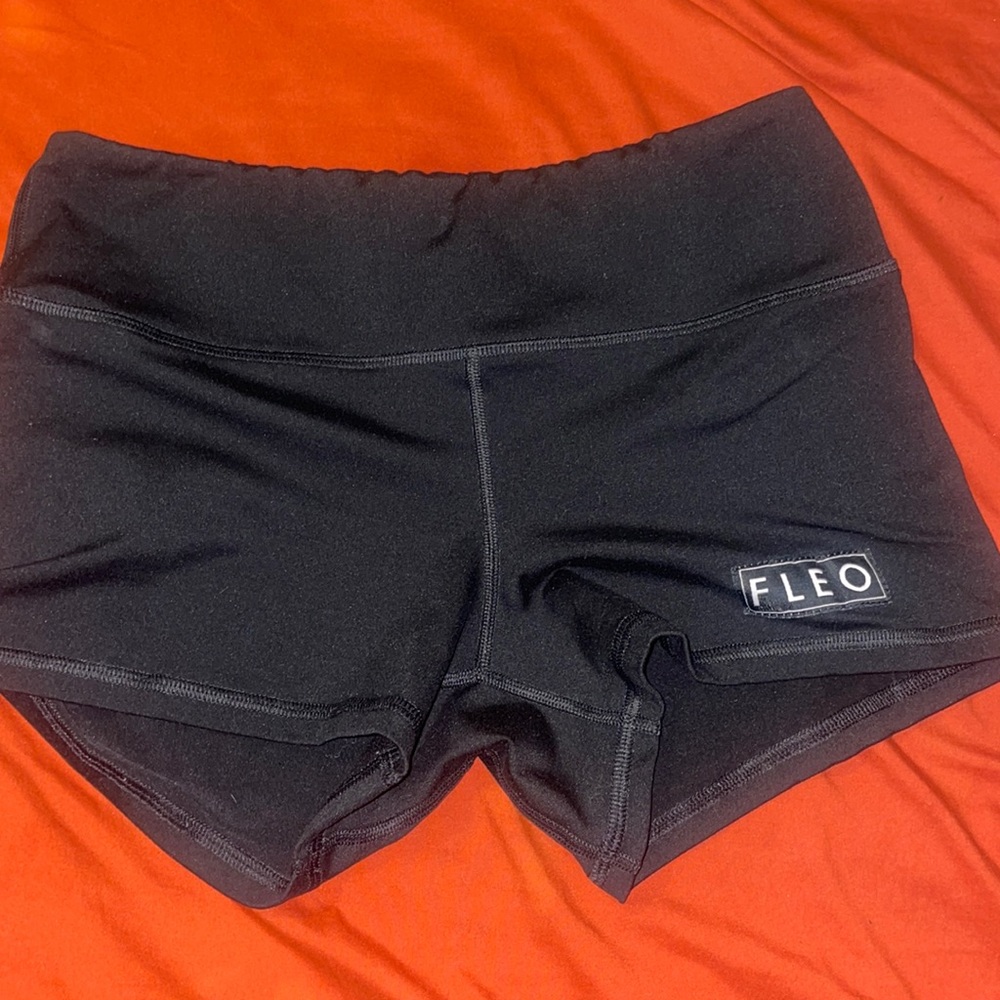 Fleo shorts, black, size M
